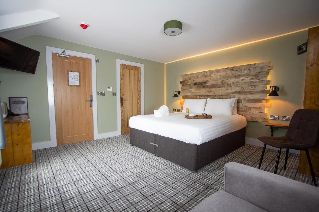 Hotel Tyr Winch Cardiff Exterior foto